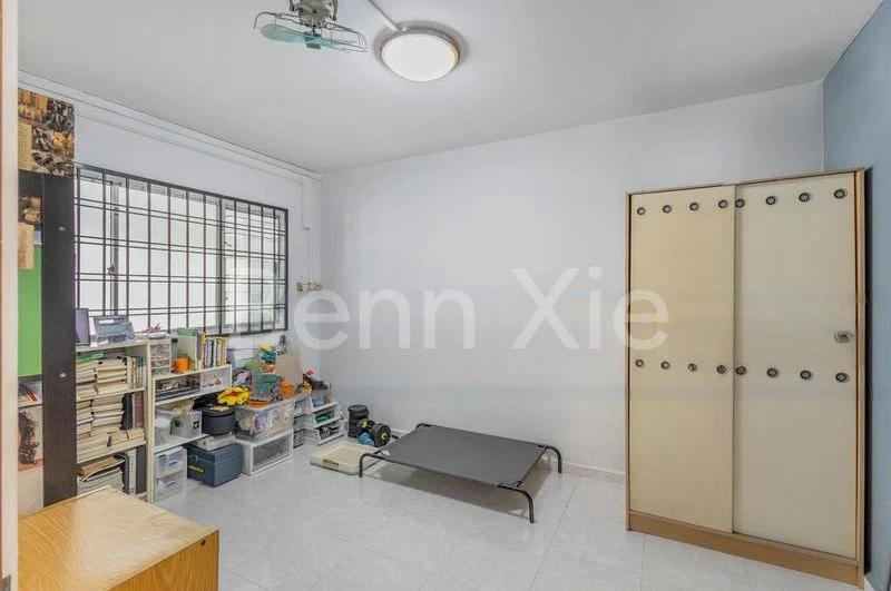 Executive HDB for Sale in  308 Woodlands Avenue 1 - Image 4